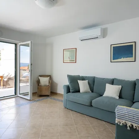 Holiday home Obala 25, Bol