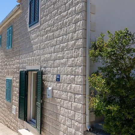 Holiday home Obala 25, Bol