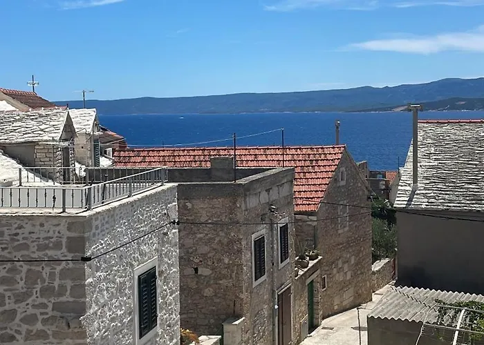 Obala 25, Bol